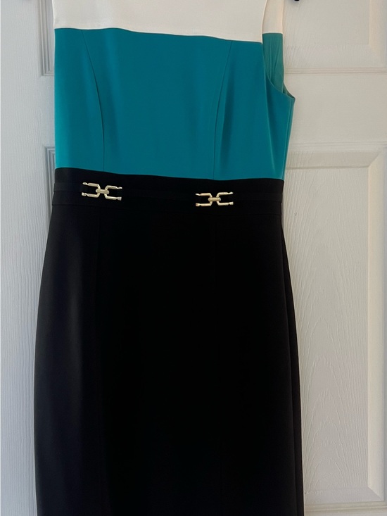 Tahari Dresses & Skirts - Tahari Teal, White & Black Sleeveless Sheath Dress with Gold Accents